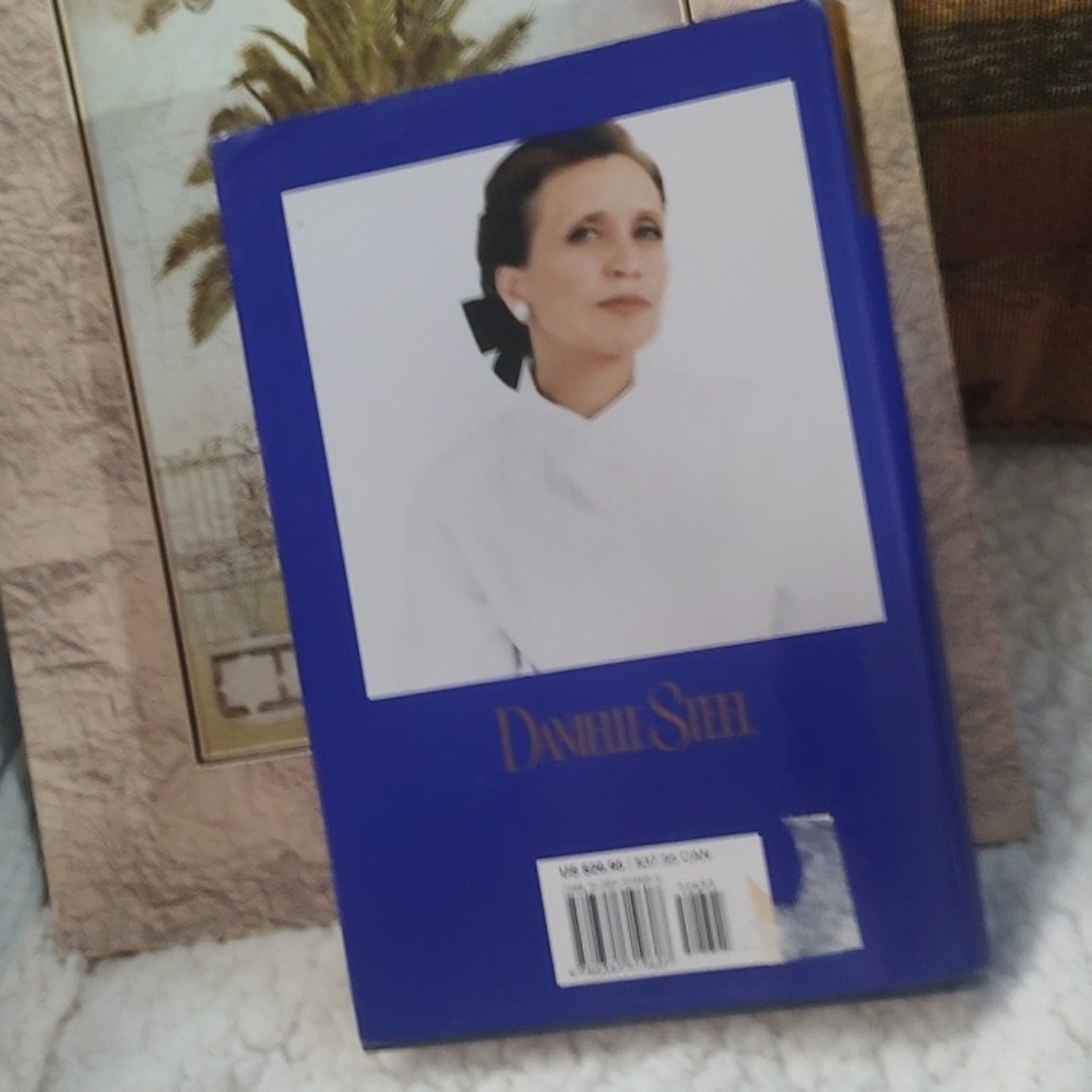 Danielle Steel/ Irresistible Forces -Hardcover Novel 📚 1999 - Picture 8 of 8